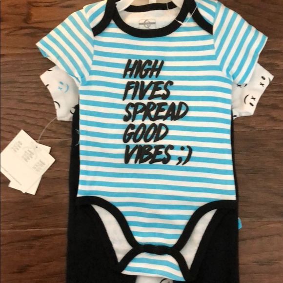 NWT 5 Piece Layette Set - Picture 3 of 6